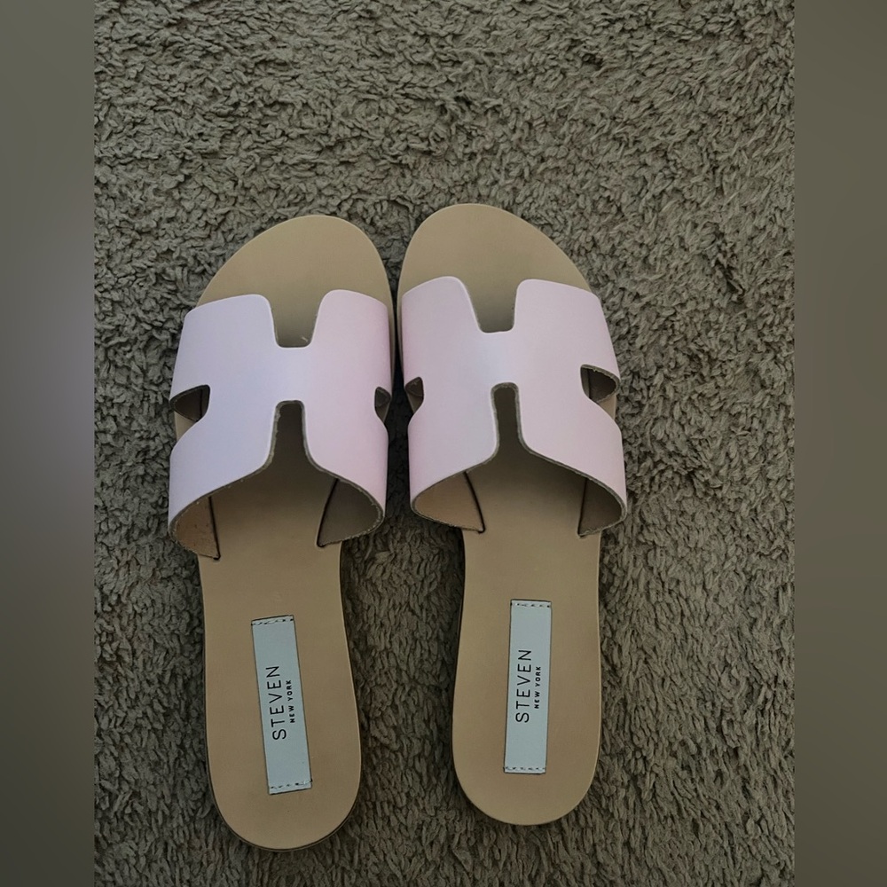 steve madden light pink flat sandals